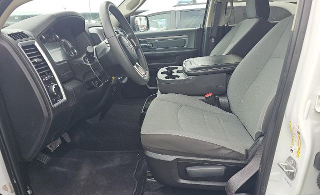 2022 Ram 1500 Classic SLT Crew Cab 4x4 5'7 Box