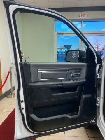 2022 Ram 1500 Classic SLT Crew Cab 4x4 5'7 Box Charlotte NC