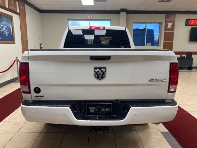 2022 Ram 1500 Classic SLT Crew Cab 4x4 5'7 Box