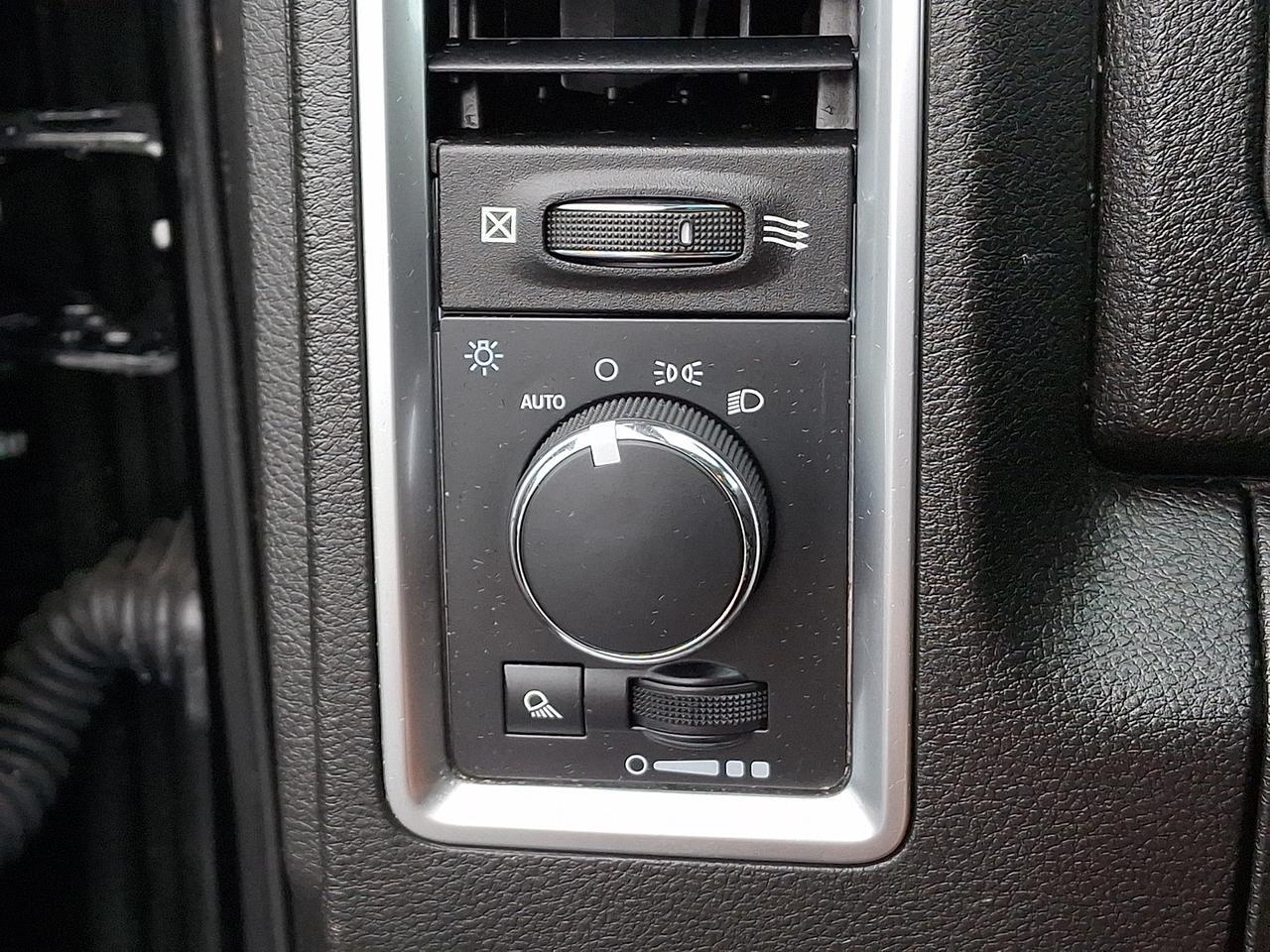 2022 Ram 1500 Classic SLT Crew Cab 4x4 5'7" Box Vineland NJ