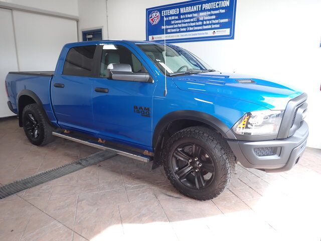 2022 Ram 1500 Classic Warlock 4WD CREW CAB 5&apos;7&quot; BOX Listowel ON