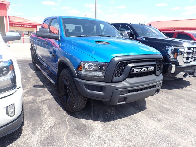 2022 Ram 1500 Classic Warlock 4WD CREW CAB 5&apos;7&quot; BOX Listowel ON