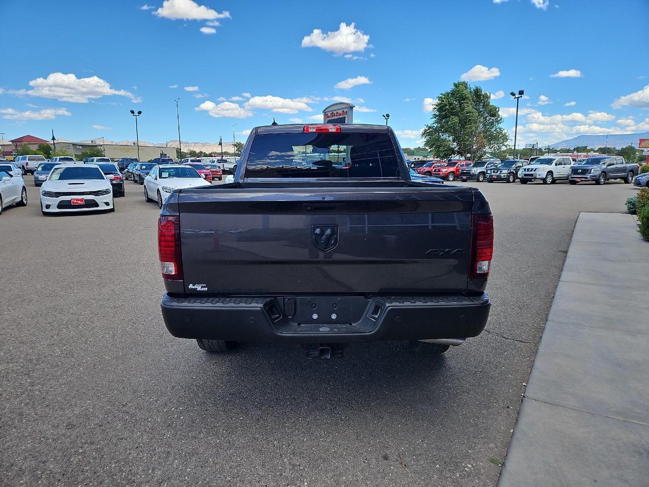 2022 Ram 1500 Classic Warlock photo 3