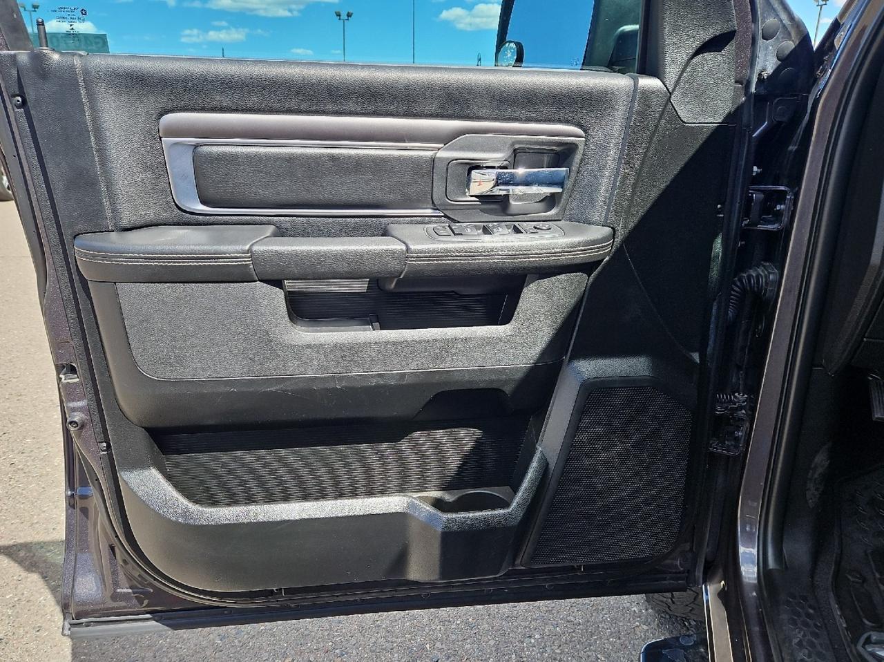 2022 Ram 1500 Classic Warlock photo 8