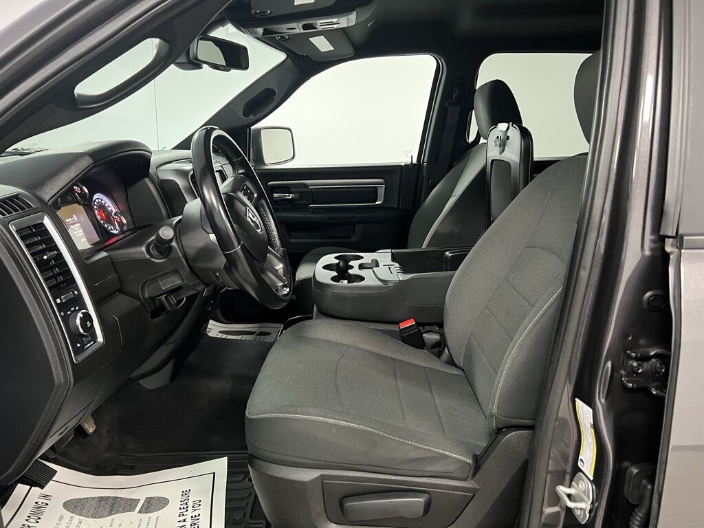 2022 Ram 1500 Classic Warlock photo 21