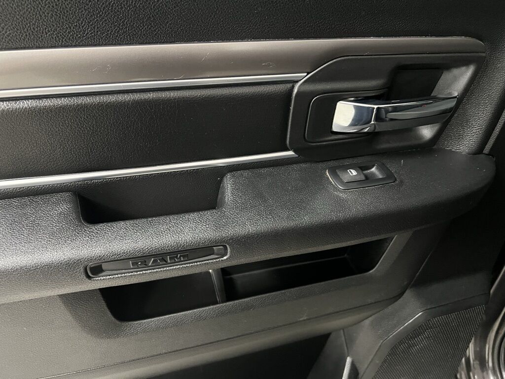 2022 Ram 1500 Classic Warlock photo 40