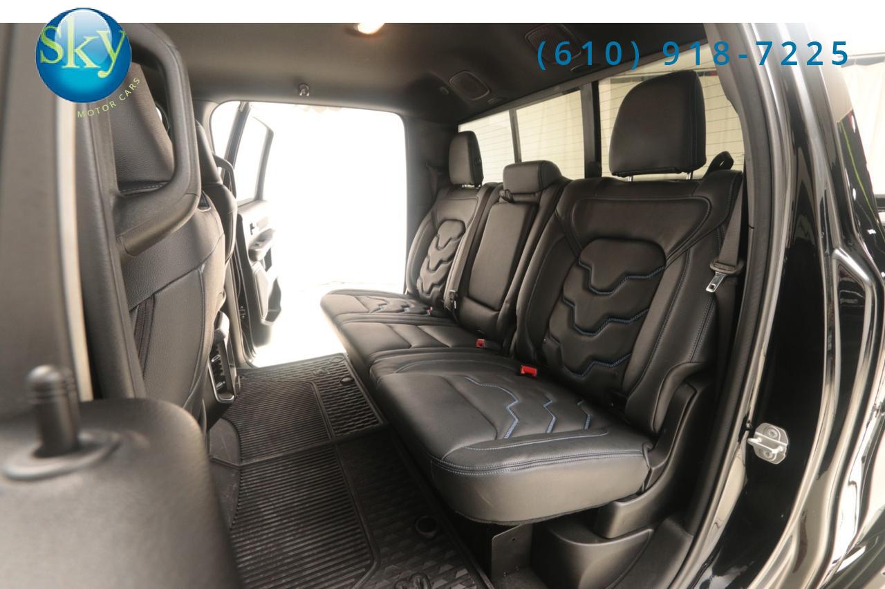 2022 Ram 1500 Crew Cab 4WD Big Horn BLACK WIDOW West Chester PA
