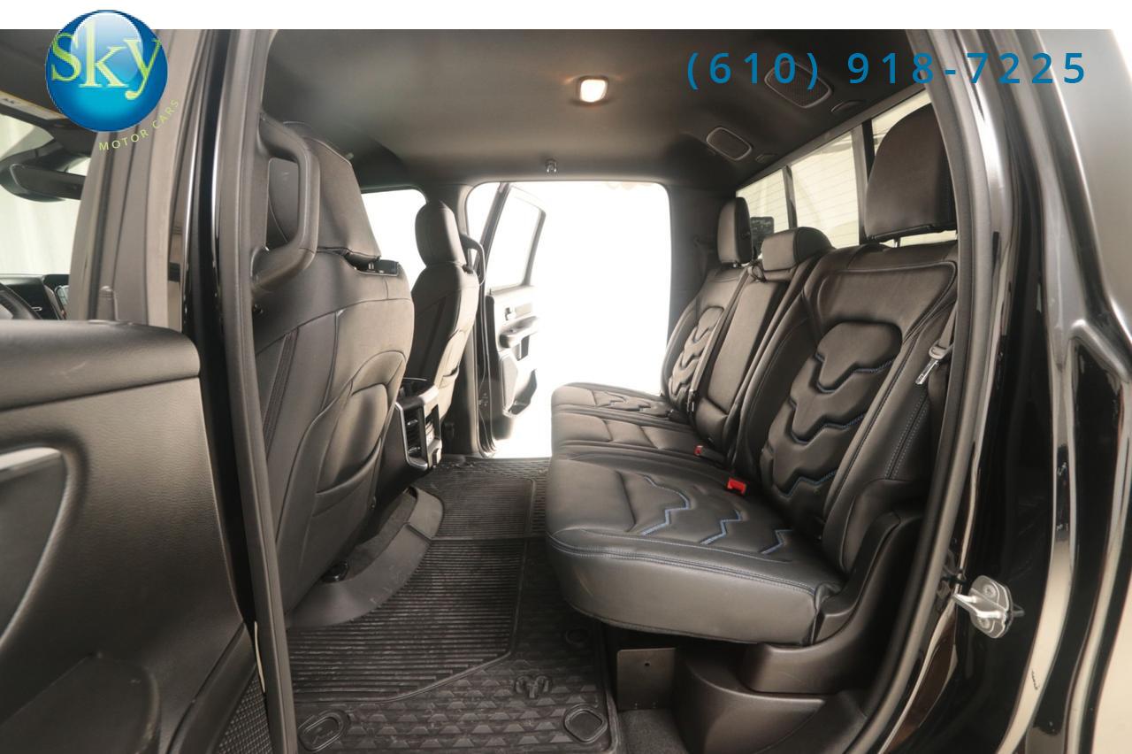 2022 Ram 1500 Crew Cab 4WD Big Horn BLACK WIDOW West Chester PA