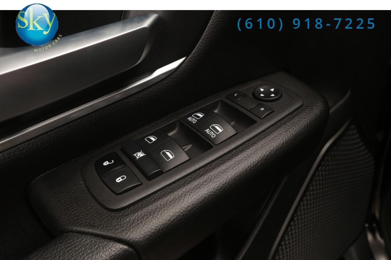 2022 Ram 1500 Crew Cab 4WD Big Horn BLACK WIDOW West Chester PA