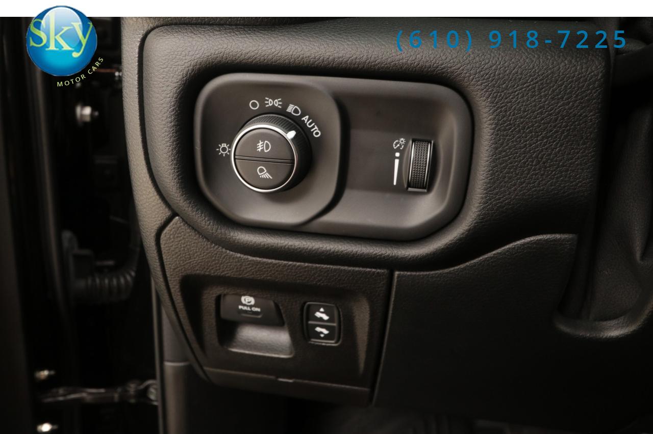 2022 Ram 1500 Crew Cab 4WD Big Horn BLACK WIDOW West Chester PA