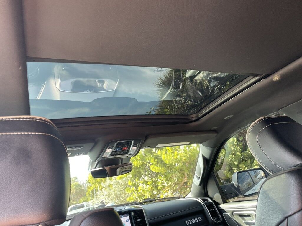 2022 Ram 1500 LARAMIE 2 PKG~NIGHT EDITION~LIFT KIT~POWER RUNNING BOARDS~DUAL P Sarasota FL