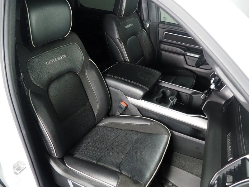 2022 Ram 1500 Laramie Crew Cab 4WD *SPORT APPEARANCE PKG, NAVIGATION, COLLISION ALERT w/BRAKING, BACKUP-CAMERA, COLOR TOUCHSCREEN, LEATHER, CLIMATE SEATS, HEATED STEERING, REMOTE START, TRAILER TOW PKG, 20 INCH WHEELS, HARMAN/KARDON, WIRELESS CHARGING