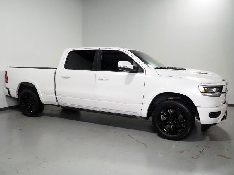 2022 Ram 1500 Laramie Crew Cab 4WD *SPORT APPEARANCE PKG, NAVIGATION, COLLISION ALERT w/BRAKING, BACKUP-CAMERA, COLOR TOUCHSCREEN, LEATHER, CLIMATE SEATS, HEATED STEERING, REMOTE START, TRAILER TOW PKG, 20 INCH WHEELS, HARMAN/KARDON, WIRELESS CHARGING