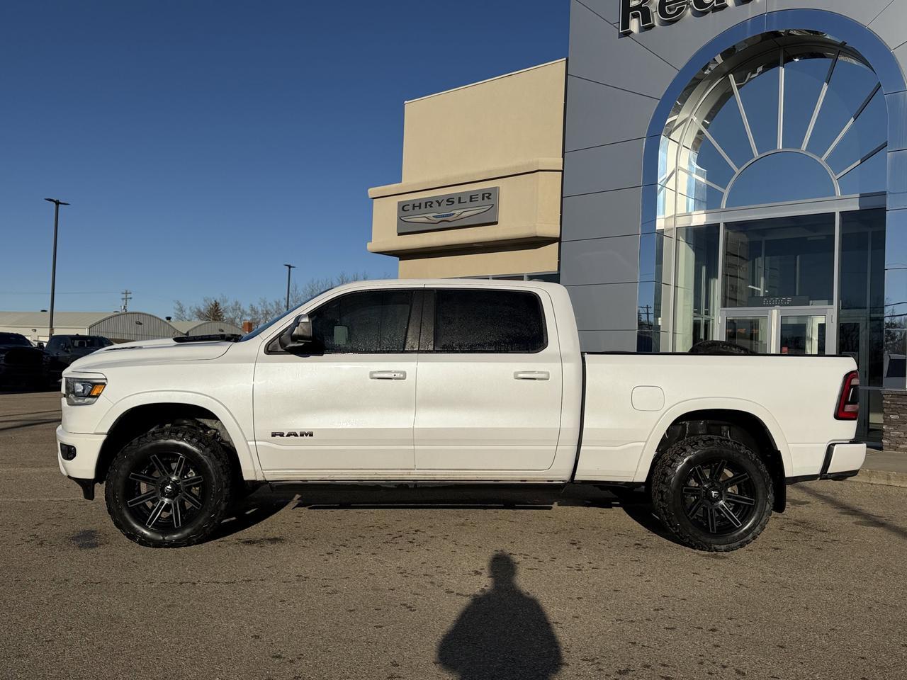 2022 Ram 1500 Laramie Sport Crew Cab 4x4 | Low KMs | HEMI V8 | Leather | Sunroof | NAV Redwater AB