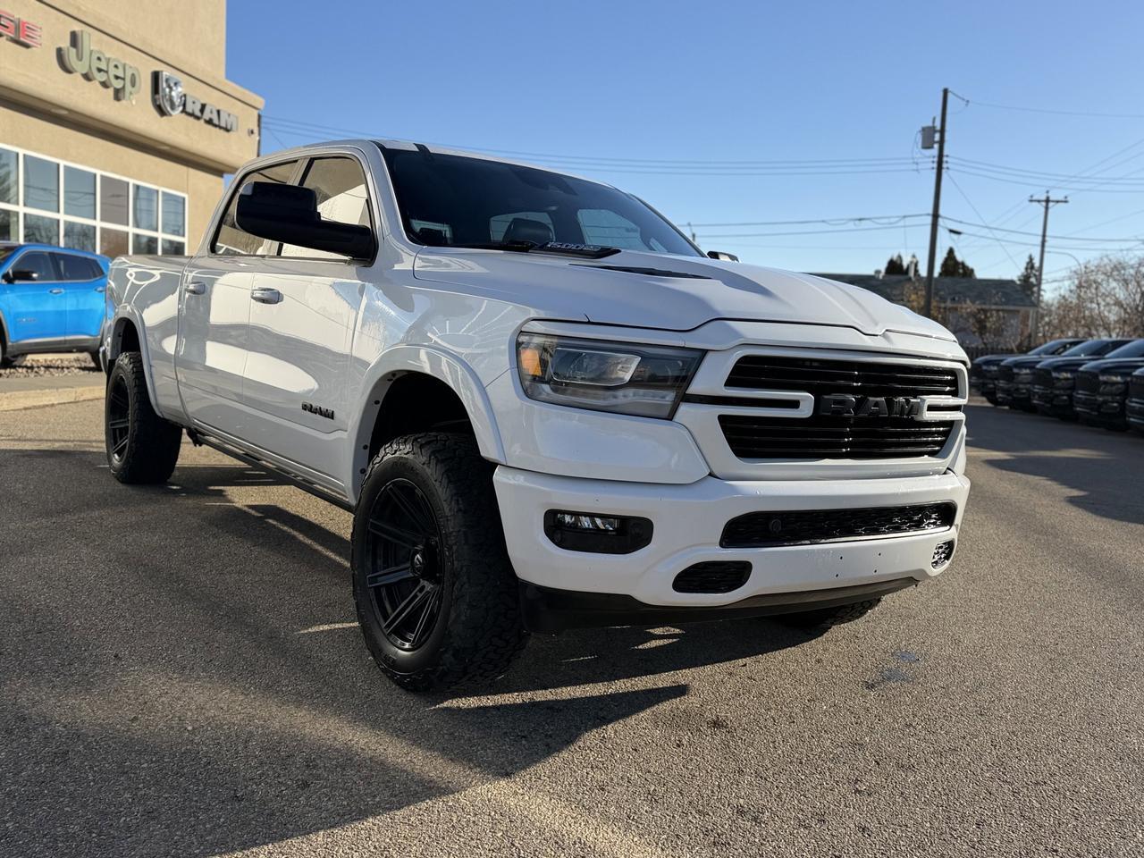 2022 Ram 1500 Laramie Sport Crew Cab 4x4 | Low KMs | HEMI V8 | Leather | Sunroof | NAV Redwater AB