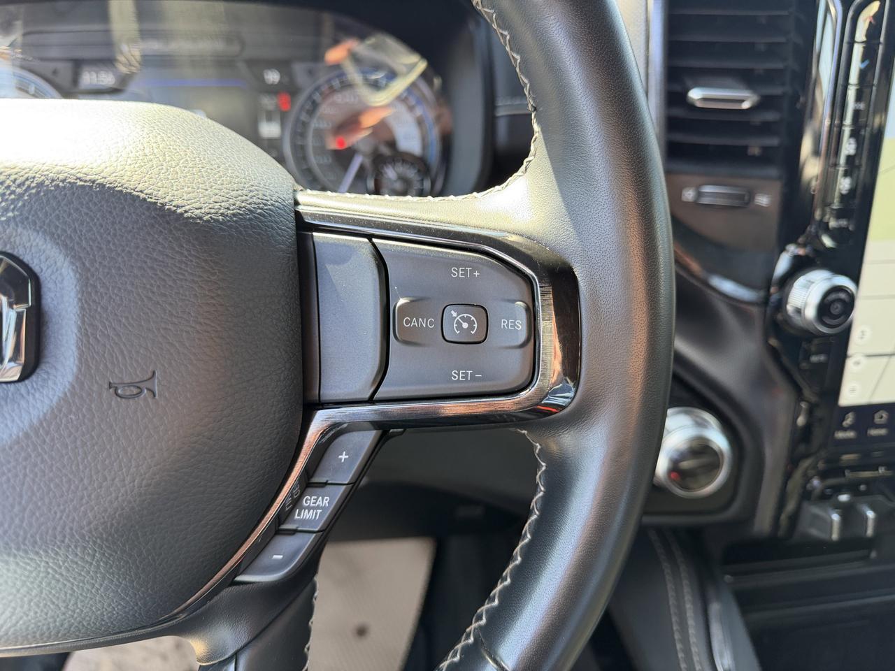2022 Ram 1500 Limited Crew Cab 4x4 | Low KMs | V8 HEMI | 12IN Touchscreen | NAV | Leather | Heated Vented Seats Redwater AB