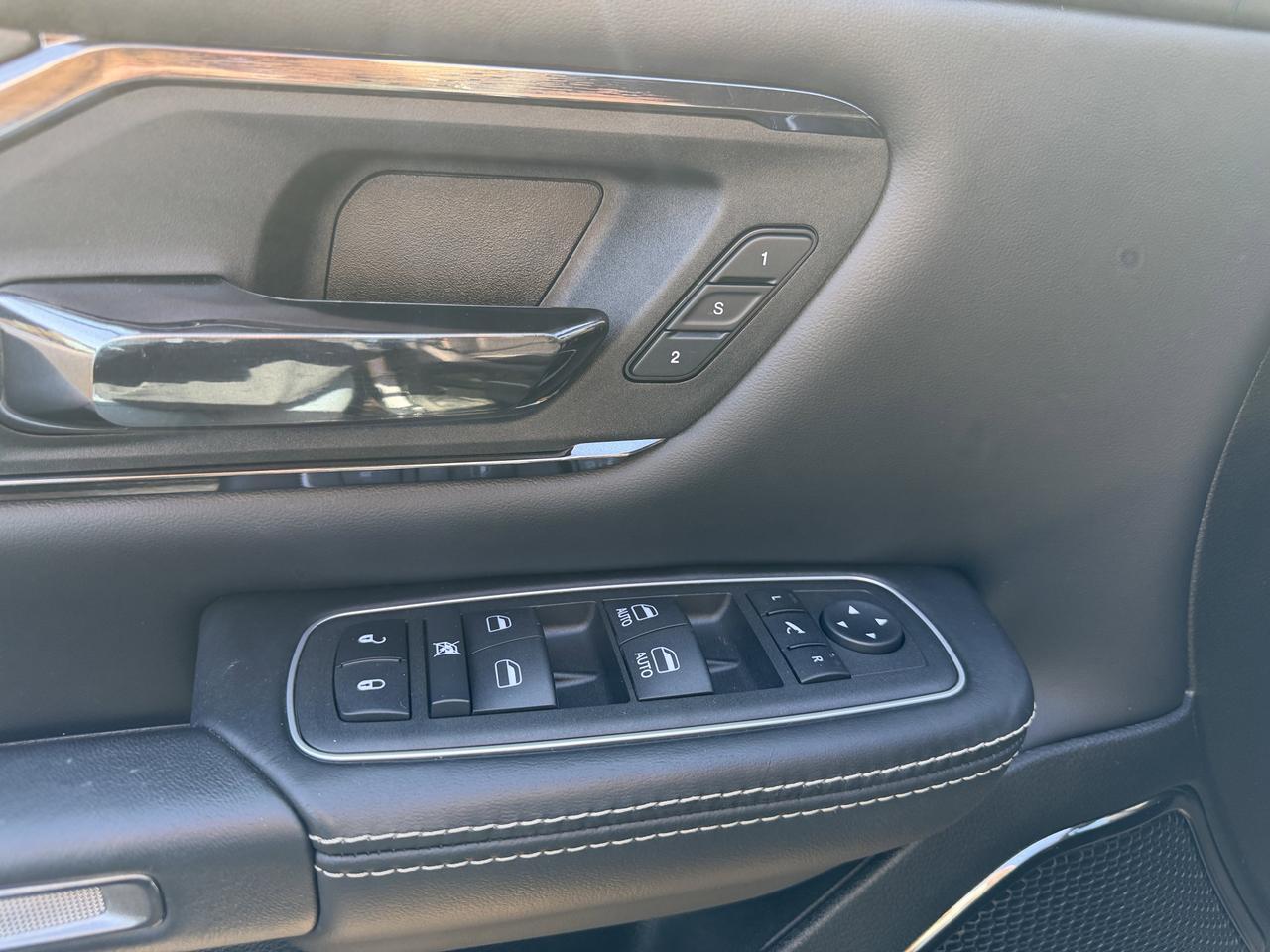 2022 Ram 1500 Limited Crew Cab 4x4 | Low KMs | V8 HEMI | 12IN Touchscreen | NAV | Leather | Heated Vented Seats Redwater AB