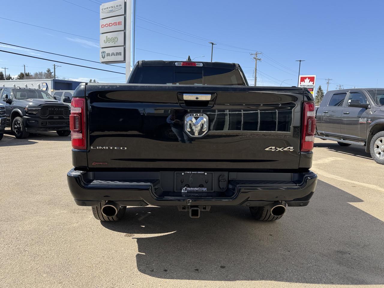 2022 Ram 1500 Limited Crew Cab 4x4 | Low KMs | V8 HEMI | 12IN Touchscreen | NAV | Leather | Heated Vented Seats Redwater AB