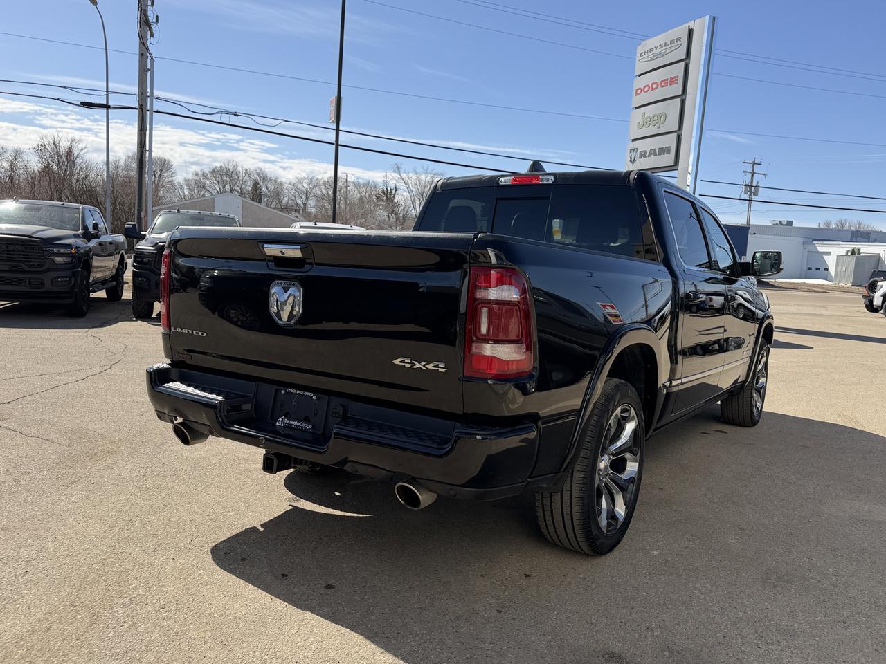 2022 Ram 1500 Limited Crew Cab 4x4 | Low KMs | V8 HEMI | 12IN Touchscreen | NAV | Leather | Heated Vented Seats Redwater AB