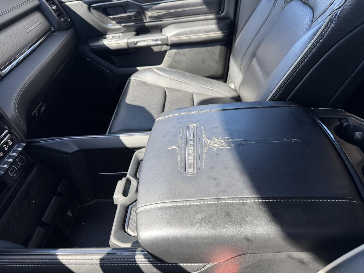 2022 Ram 1500 Limited Crew Cab 4x4 | Low KMs | V8 HEMI | 12IN Touchscreen | NAV | Leather | Heated Vented Seats Redwater AB