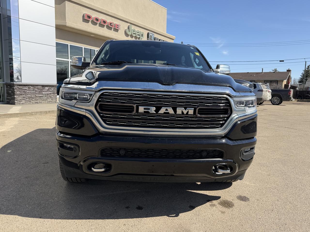 2022 Ram 1500 Limited Crew Cab 4x4 | Low KMs | V8 HEMI | 12IN Touchscreen | NAV | Leather | Heated Vented Seats Redwater AB
