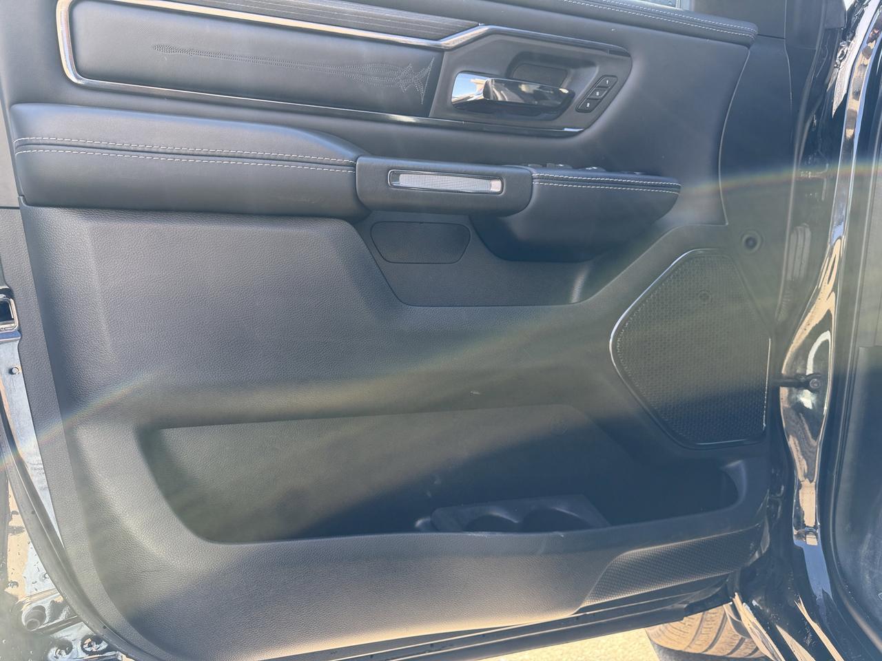 2022 Ram 1500 Limited Crew Cab 4x4 | Low KMs | V8 HEMI | 12IN Touchscreen | NAV | Leather | Heated Vented Seats Redwater AB