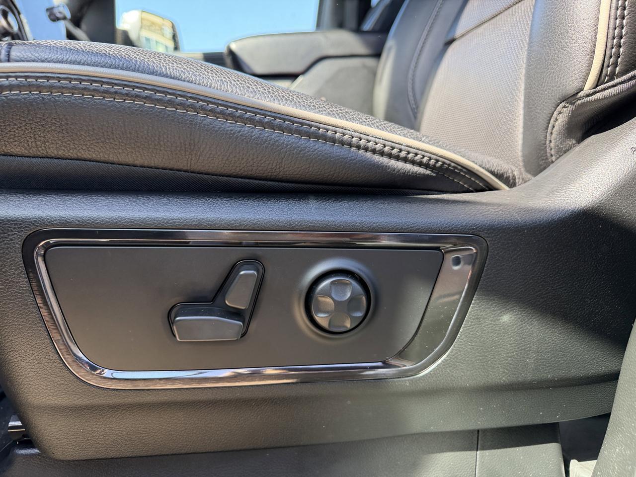 2022 Ram 1500 Limited Crew Cab 4x4 | Low KMs | V8 HEMI | 12IN Touchscreen | NAV | Leather | Heated Vented Seats Redwater AB
