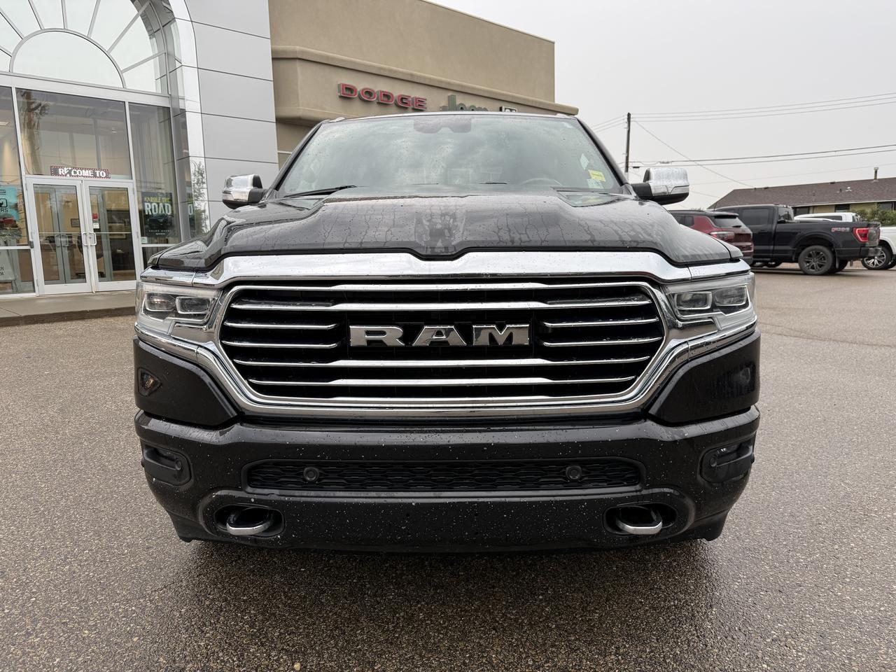 2022 Ram 1500 Limited Longhorn Crew Cab 4x4 | V8 HEMI | 12IN Touchscreen | NAV | Heated Vented Seats | Leather Redwater AB