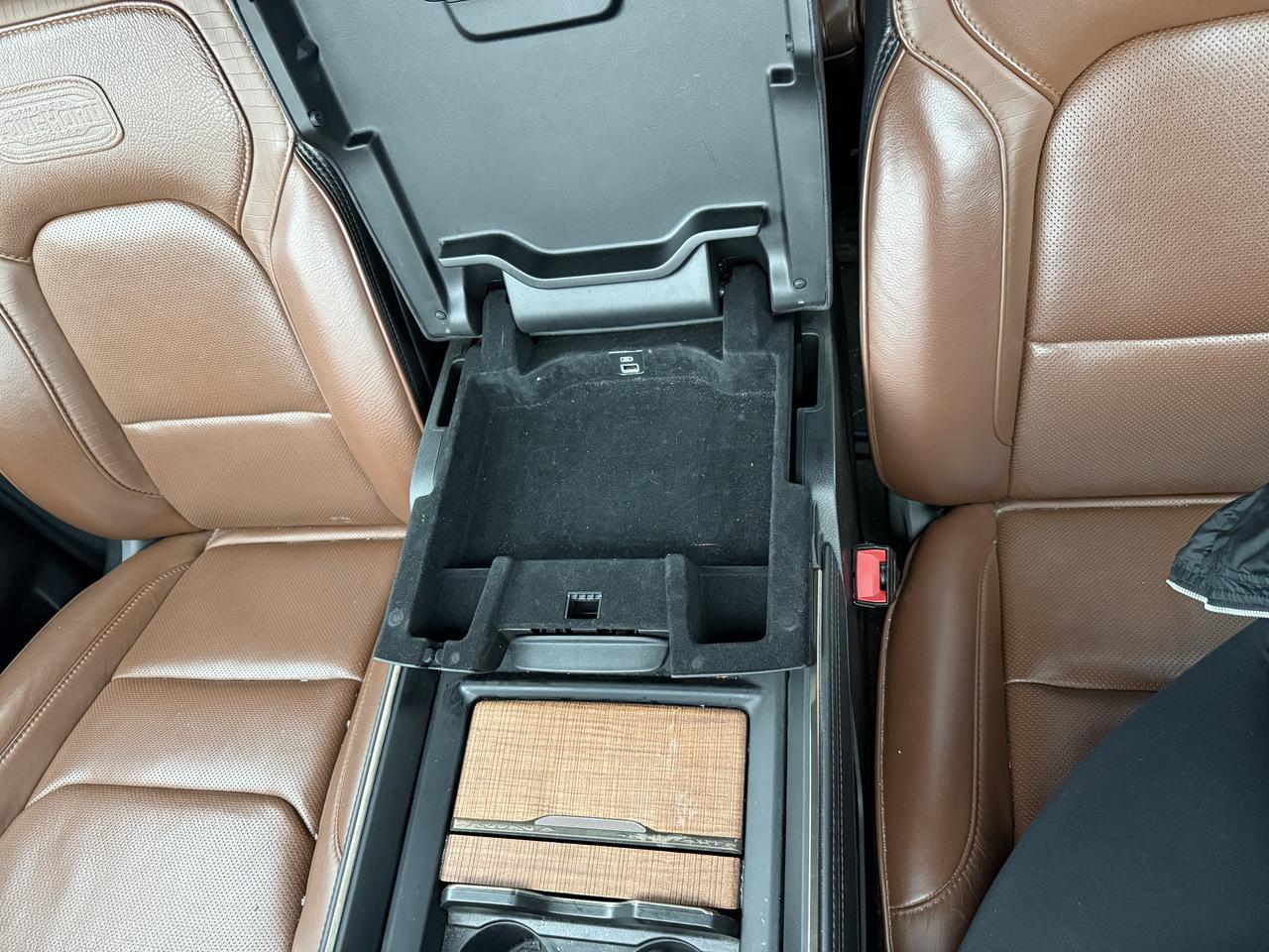2022 Ram 1500 Limited Longhorn Crew Cab 4x4 | V8 HEMI | 12IN Touchscreen | NAV | Heated Vented Seats | Leather Redwater AB
