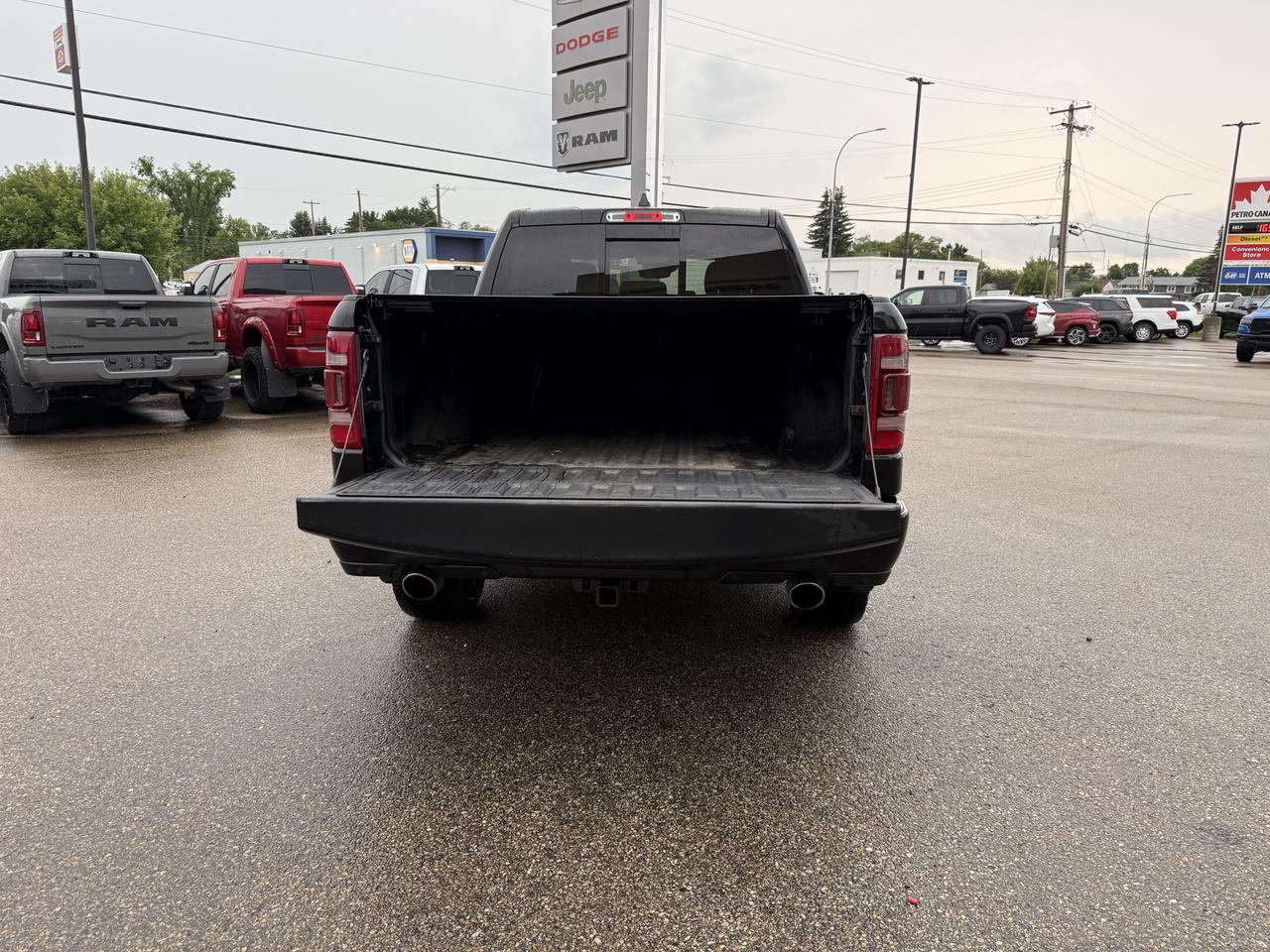 2022 Ram 1500 Limited Longhorn Crew Cab 4x4 | V8 HEMI | 12IN Touchscreen | NAV | Heated Vented Seats | Leather Redwater AB
