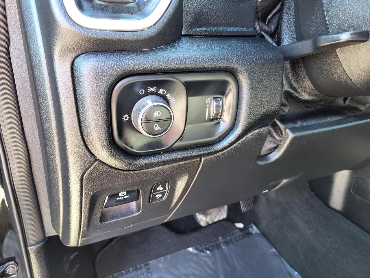 2022 Ram 1500 Lone Star 4x4 Crew Cab 5&apos;7 Box Beeville TX