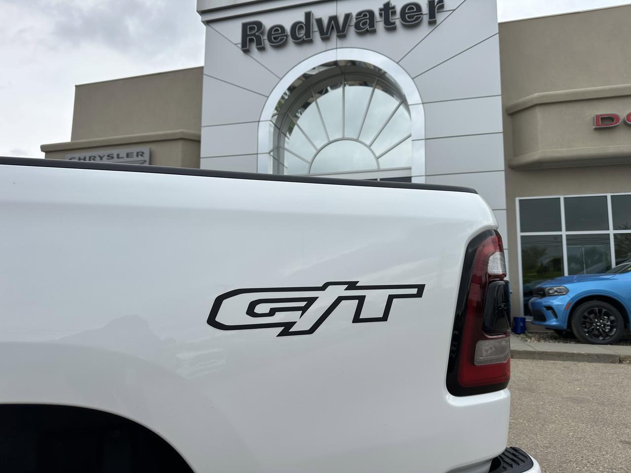 2022 Ram 1500 Sport Crew Cab 4x4 | HEMI V8 eTorque | Pano Sunroof | 12IN Touchscreen | NAV | Heated Seats Redwater AB