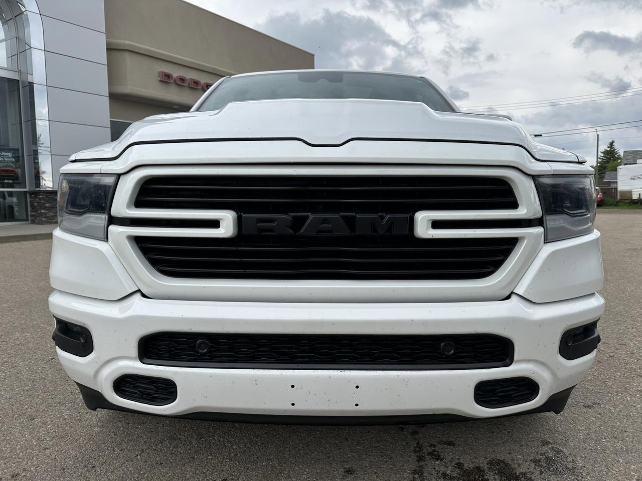 2022 Ram 1500 Sport Crew Cab 4x4 | HEMI V8 eTorque | Pano Sunroof | 12IN Touchscreen | NAV | Heated Seats Redwater AB