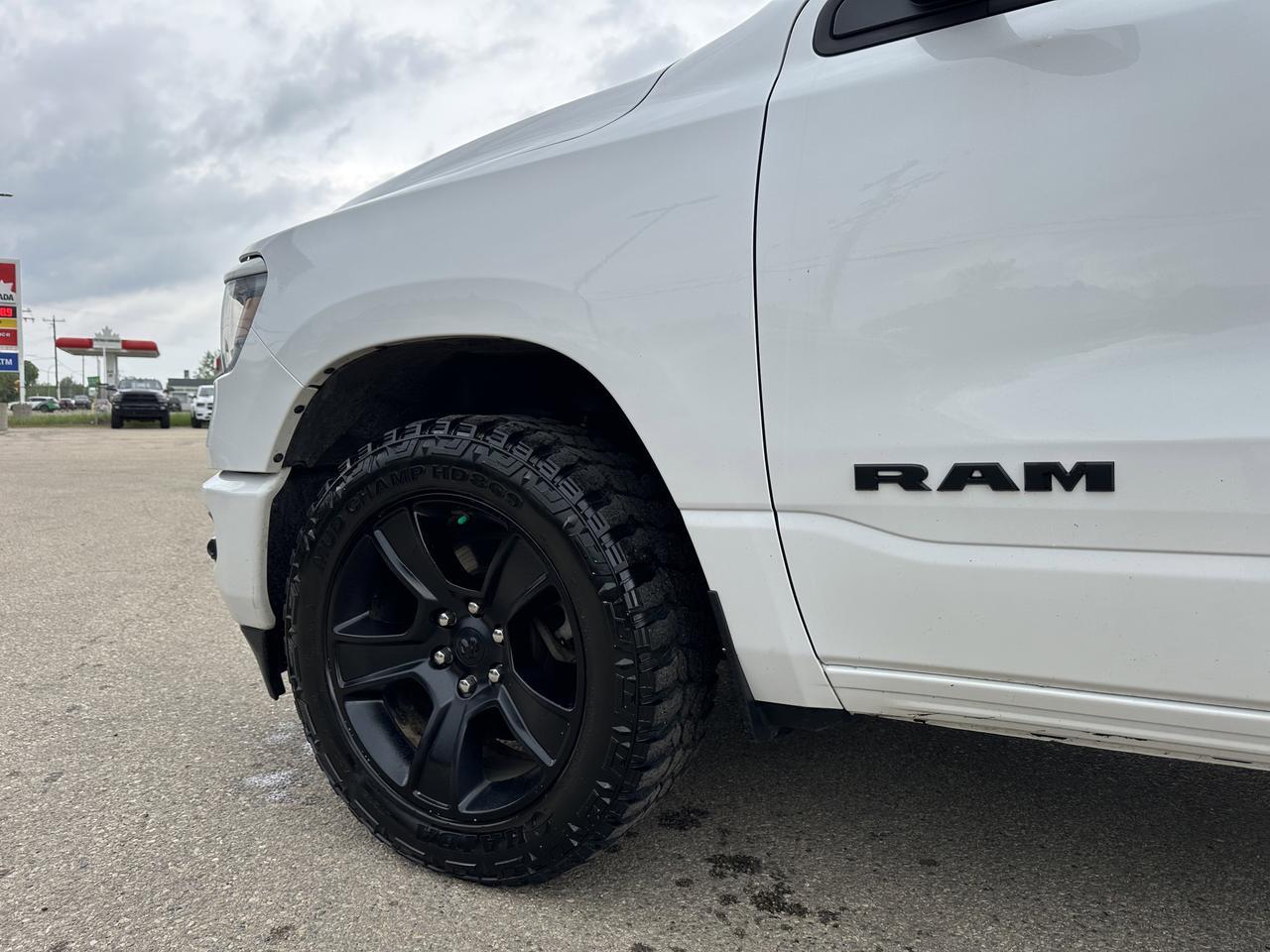 2022 Ram 1500 Sport Crew Cab 4x4 | HEMI V8 eTorque | Pano Sunroof | 12IN Touchscreen | NAV | Heated Seats Redwater AB