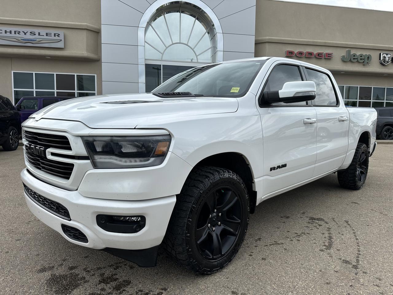 2022 Ram 1500 Sport Crew Cab 4x4 | HEMI V8 eTorque | Pano Sunroof | 12IN Touchscreen | NAV | Heated Seats Redwater AB