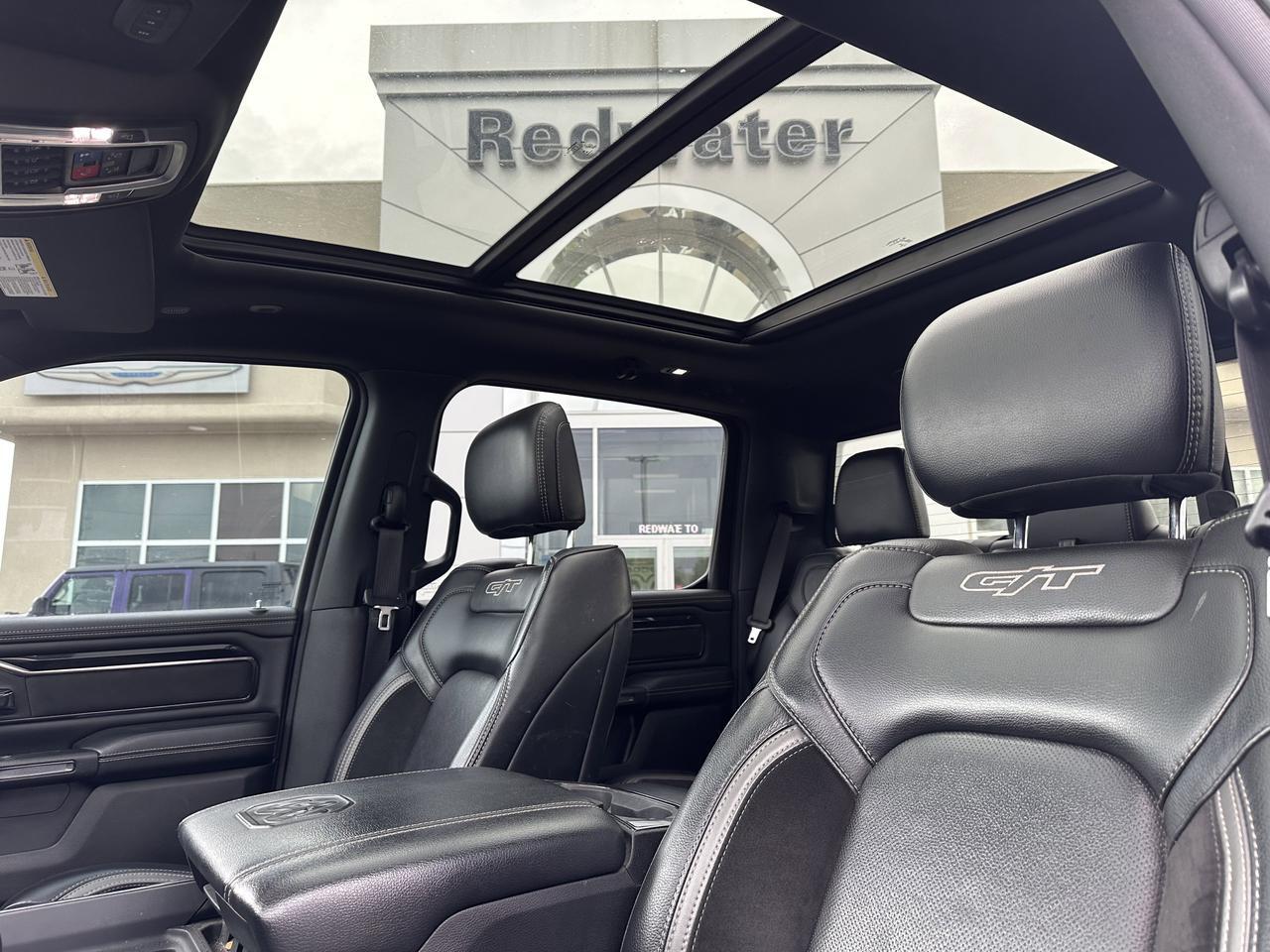 2022 Ram 1500 Sport Crew Cab 4x4 | HEMI V8 eTorque | Pano Sunroof | 12IN Touchscreen | NAV | Heated Seats Redwater AB