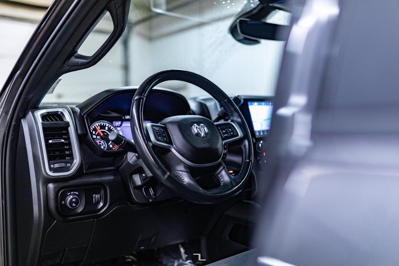 2022 Ram 2500 4x4 Crew Cab Big Horn Diesel Nav Roof BCam Red Deer AB