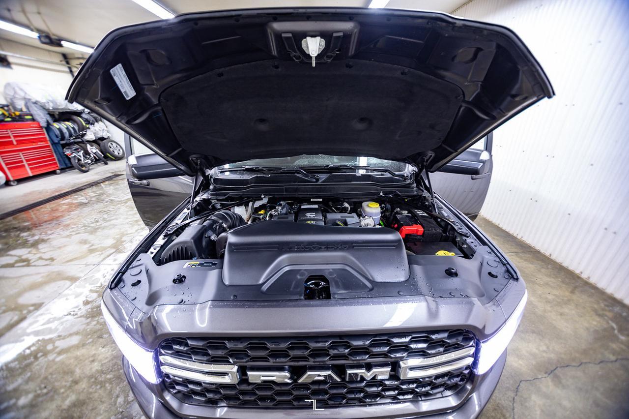 2022 Ram 2500 4x4 Crew Cab Big Horn Diesel Nav Roof BCam Red Deer AB