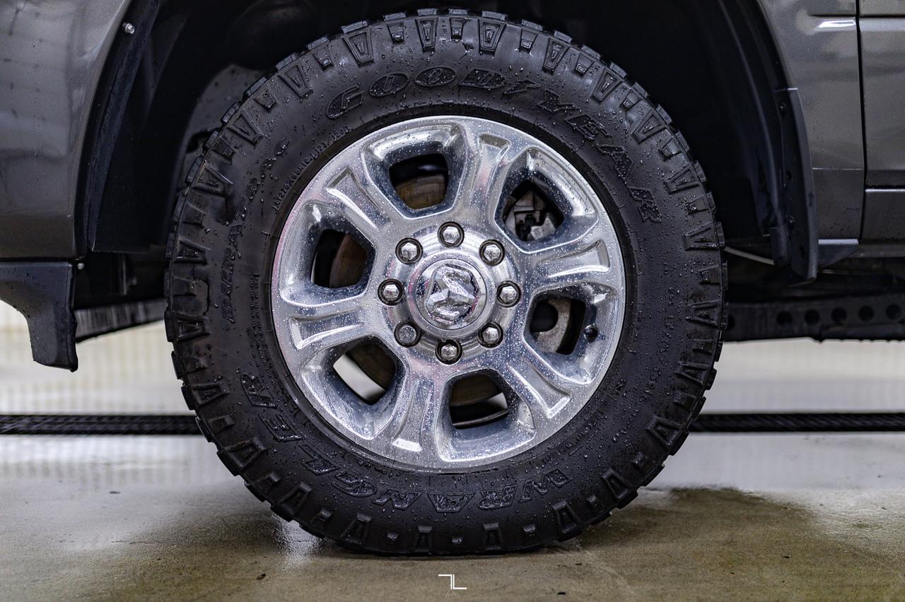 2022 Ram 2500 4x4 Crew Cab Big Horn Diesel Nav Roof BCam Red Deer AB