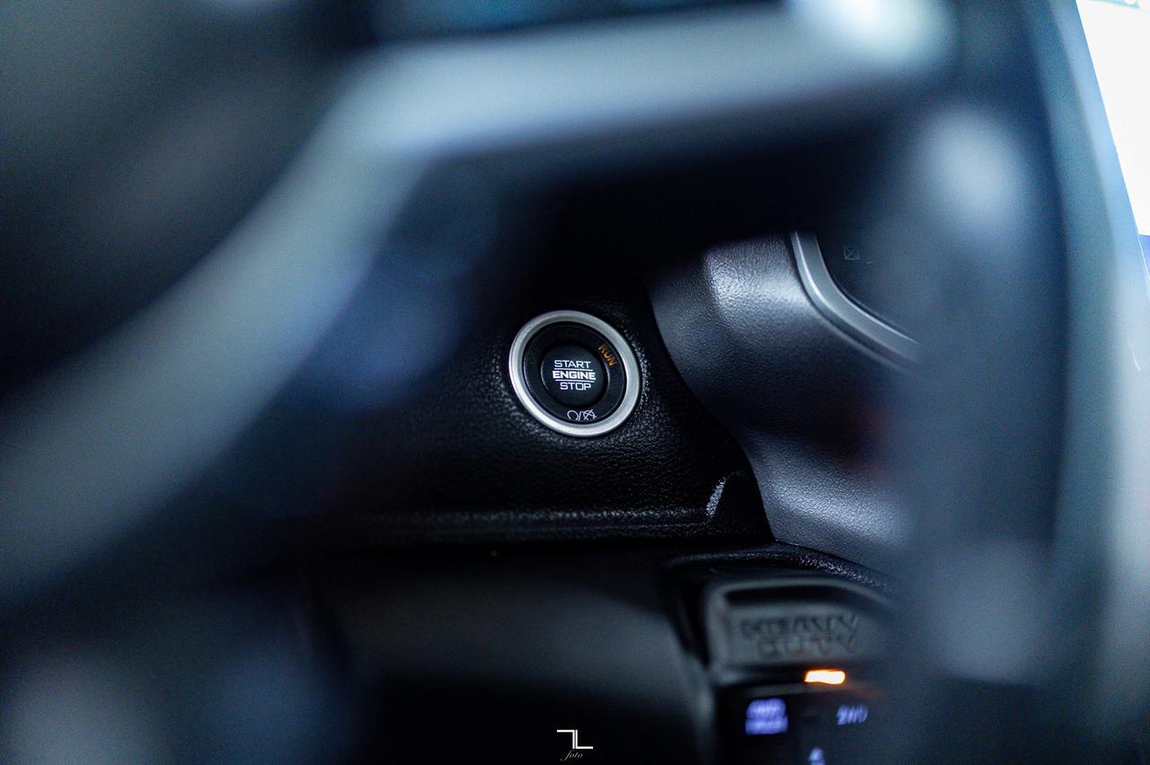 2022 Ram 2500 4x4 Crew Cab Big Horn Diesel Nav Roof BCam Red Deer AB