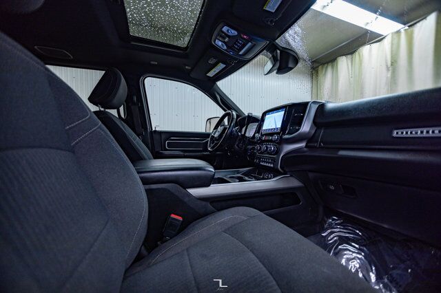 2022 Ram 2500 4x4 Crew Cab Big Horn Diesel Nav Roof BCam Red Deer AB