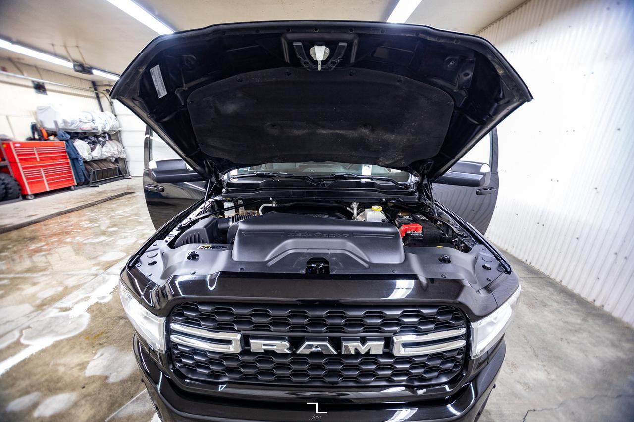2022 Ram 2500 4x4 Crew Cab Big Horn HEMI BCam Red Deer AB