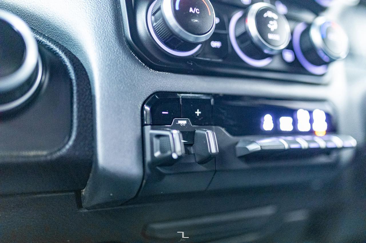 2022 Ram 2500 4x4 Crew Cab Big Horn HEMI BCam Red Deer AB