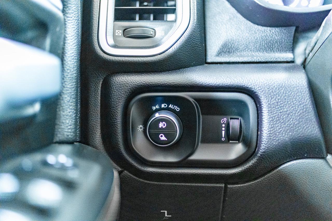 2022 Ram 2500 4x4 Crew Cab Big Horn HEMI BCam Red Deer AB