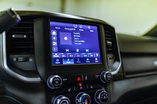 2022 Ram 2500 4x4 Crew Cab Big Horn Longbox Diesel BCam Red Deer AB