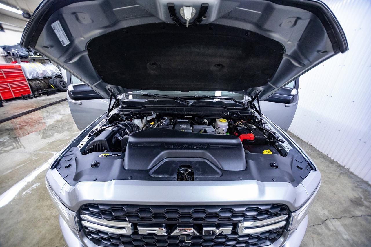 2022 Ram 2500 4x4 Crew Cab Big Horn Longbox Diesel BCam Red Deer AB