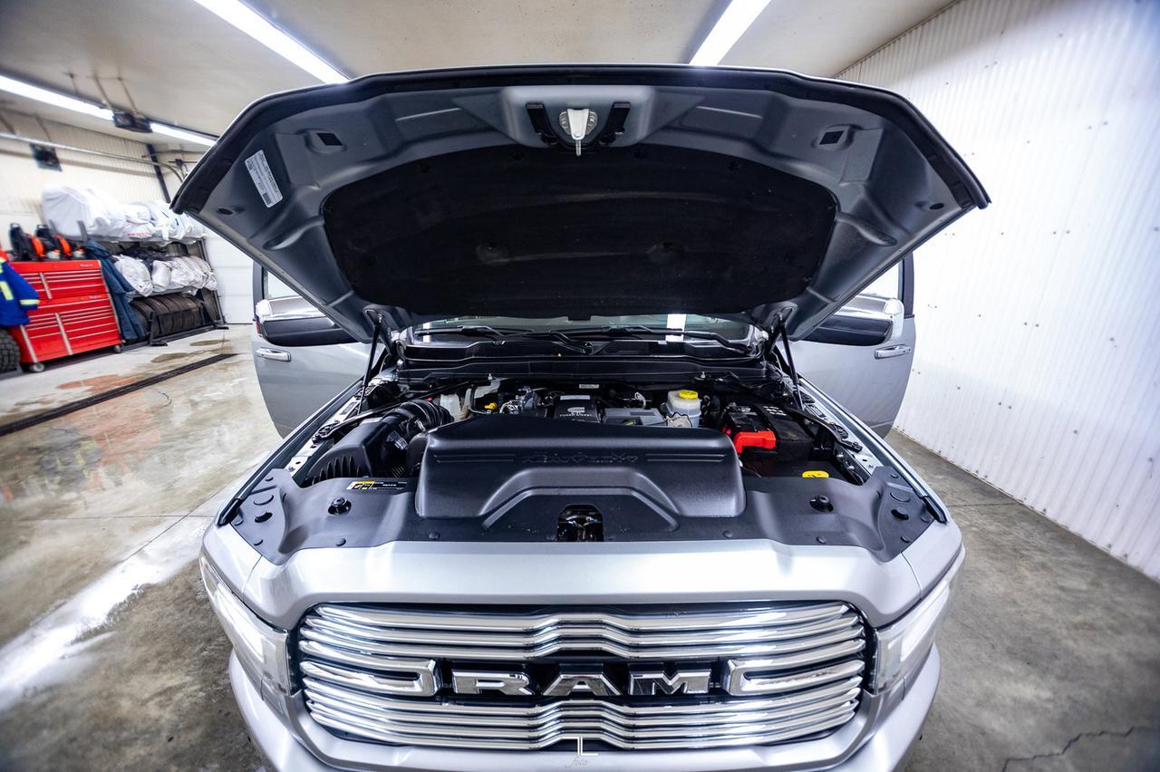 2022 Ram 2500 4x4 Crew Cab Laramie Diesel Leather Nav BCam Red Deer AB