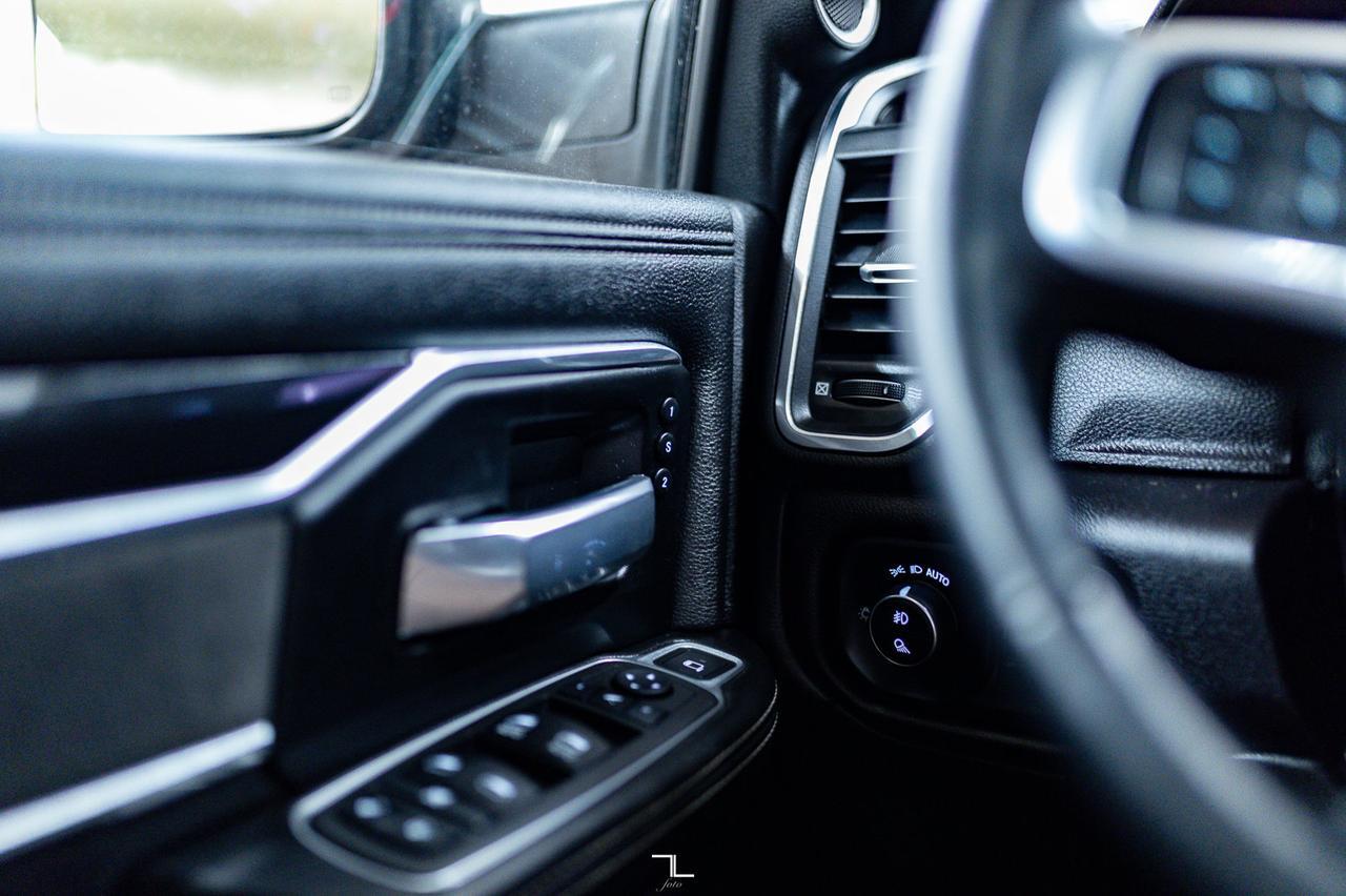 2022 Ram 2500 4x4 Crew Cab Laramie Diesel Leather Roof Nav Red Deer AB