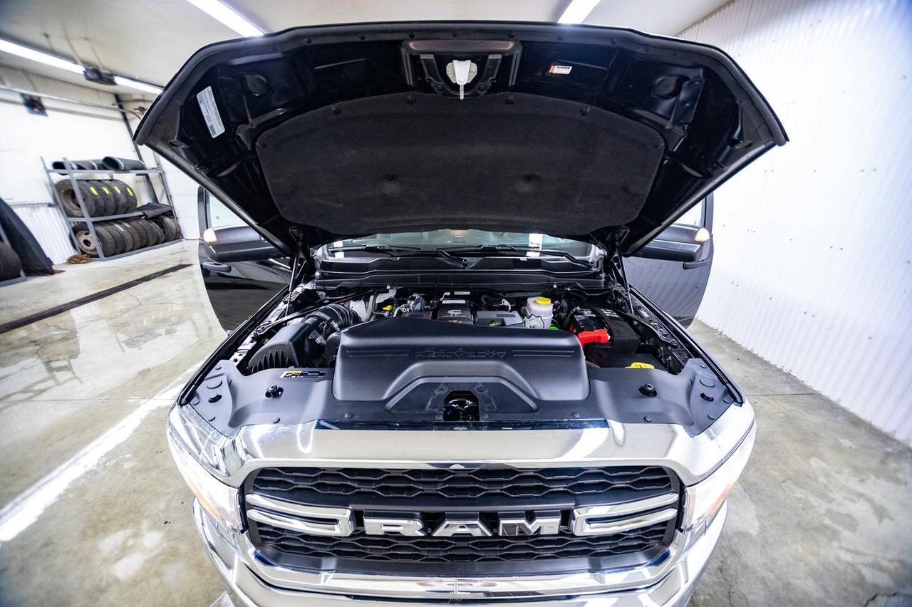 2022 Ram 2500 4x4 Crew Cab Tradesman Diesel Nav BCam Red Deer AB