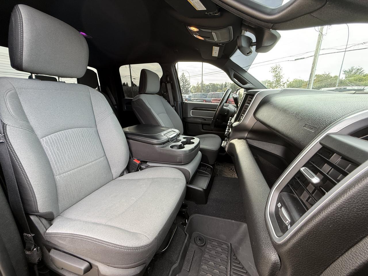 2022 Ram 2500 Big Horn Crew Cab 4x4 | Low KMs | Cummins Diesel | Front Bench | Touchscreen | Remote Start Redwater AB